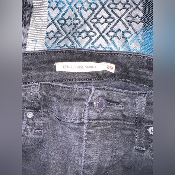 Levi’s 721 High Rise Skinny Jeans - Picture 6 of 7